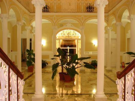 Victoria Hotel Trujillo Exterior photo